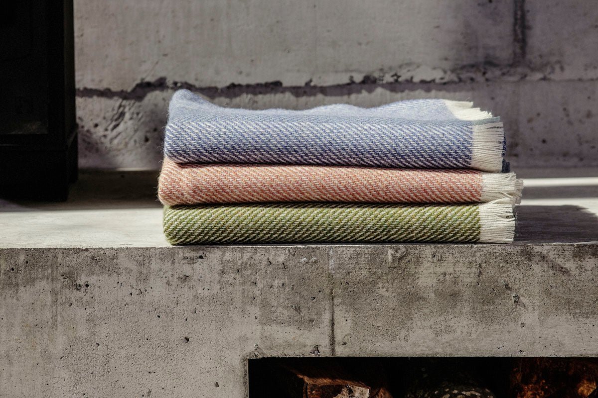 Salmon Corrán Irish Wool Throw Blanket - Cushendale Woollen Mills