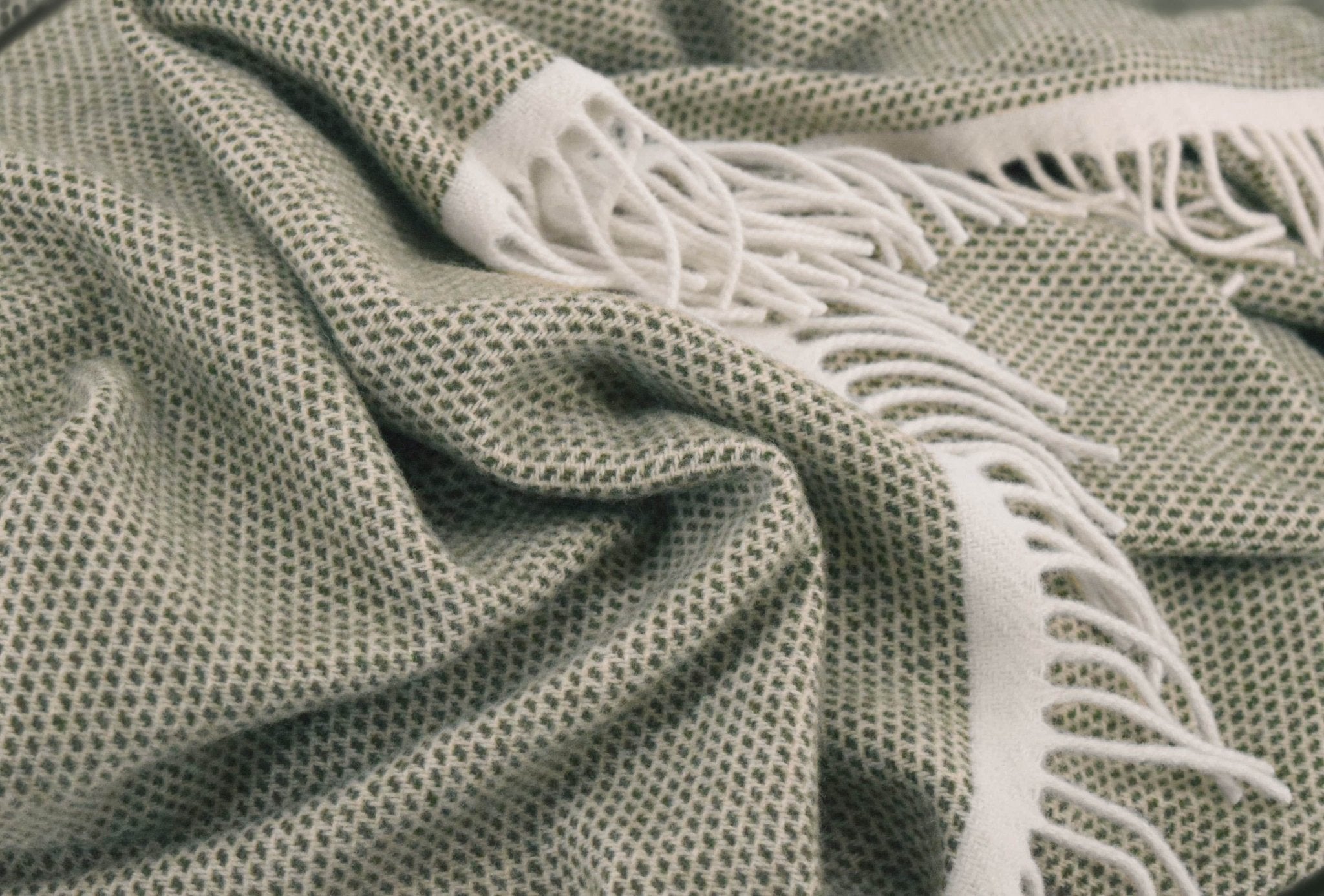 Moss Duiske Lambswool Throw Blanket - Cushendale Woollen Mills