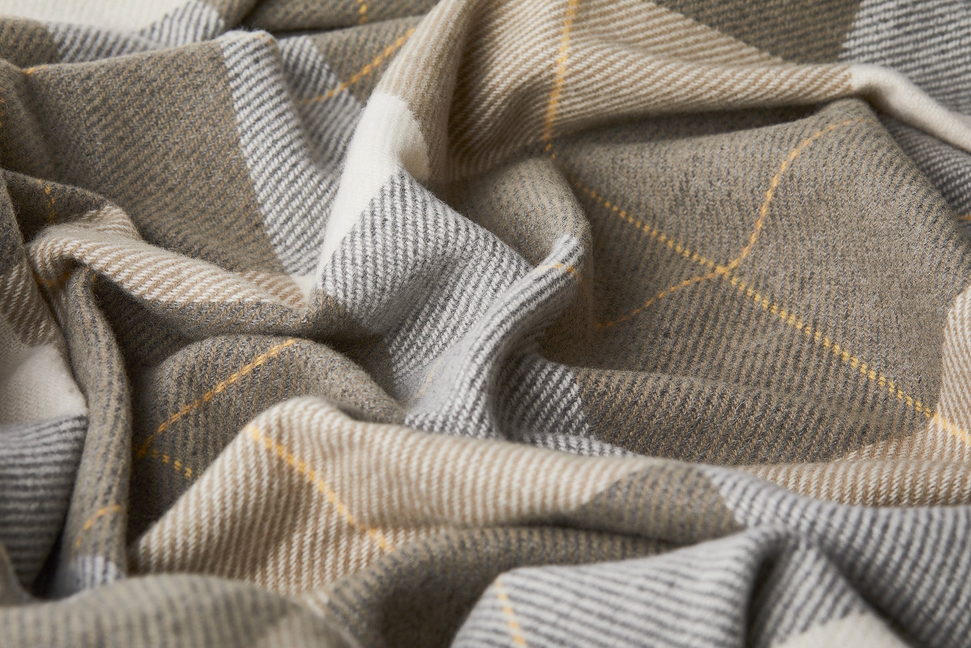 Loam Glynn Lambswool Throw Blanket - Cushendale Woollen Mills