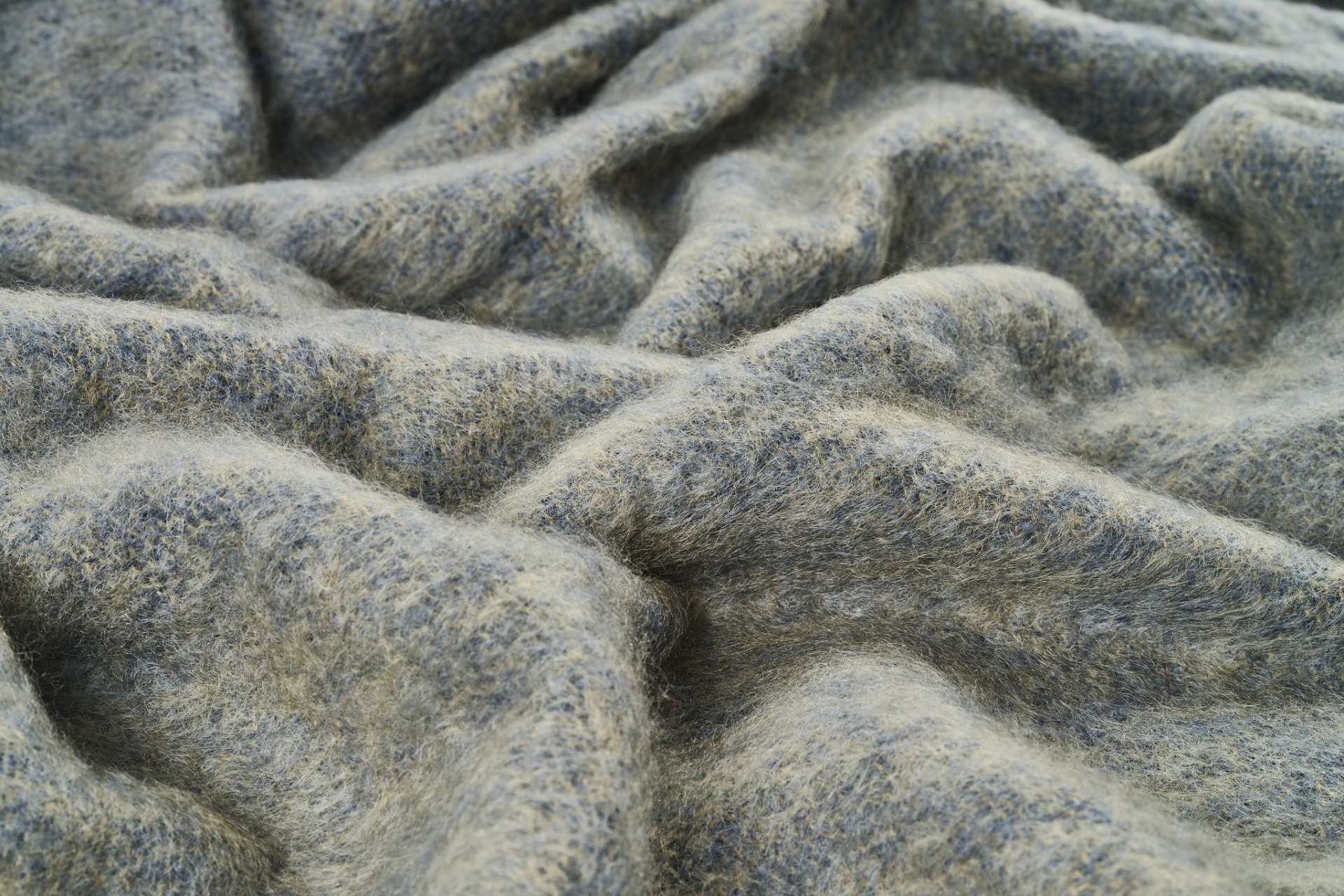 Olive Clash Mohair Throw Blanket - Cushendale Woollen Mills