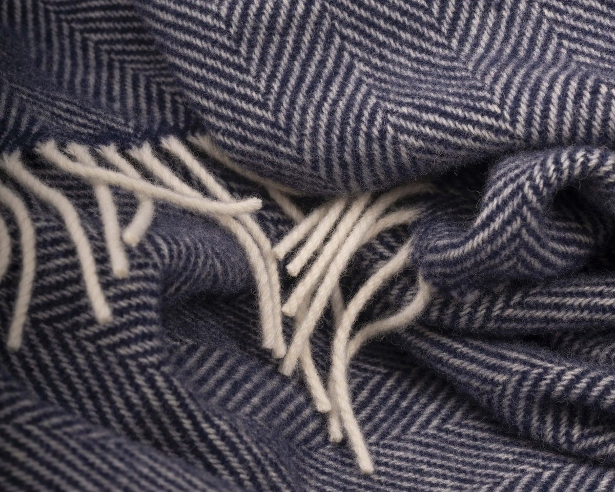 Navy Aclare Lambswool Throw Blanket - Cushendale Woollen Mills